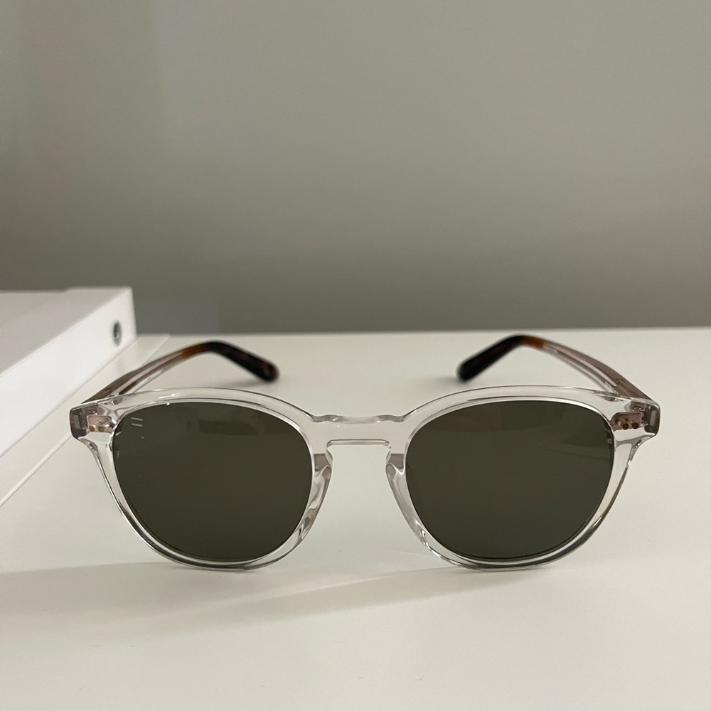 Stylish Clear Frame Sunglasses - image 1